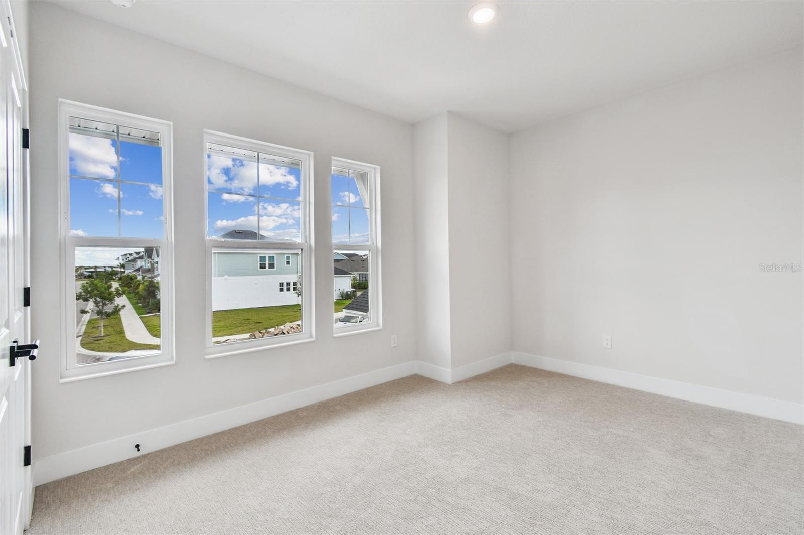 EMERALD LANDING AT WATERSIDE - Residential