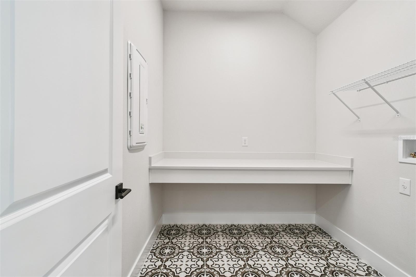 EMERALD LANDING AT WATERSIDE - Residential