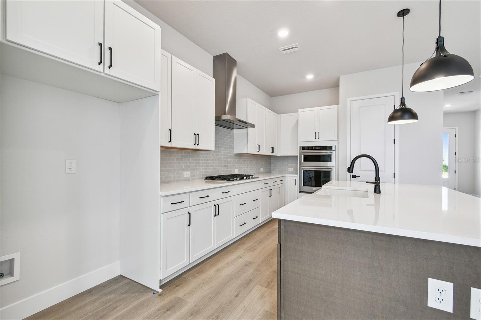 EMERALD LANDING AT WATERSIDE - Residential