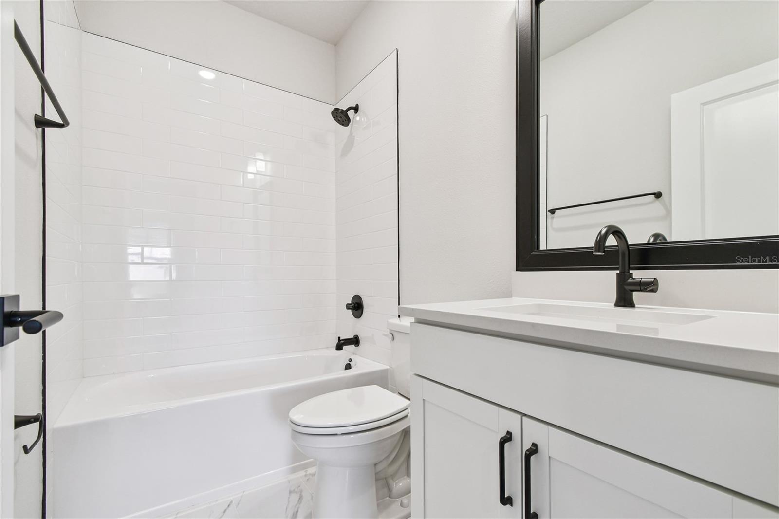 EMERALD LANDING AT WATERSIDE - Residential