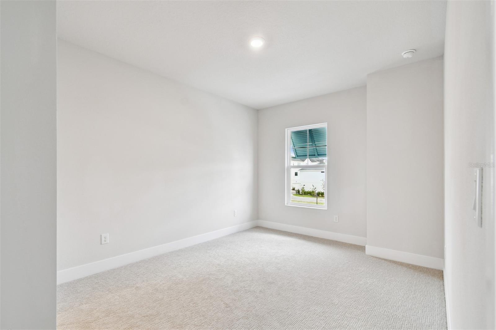 EMERALD LANDING AT WATERSIDE - Residential