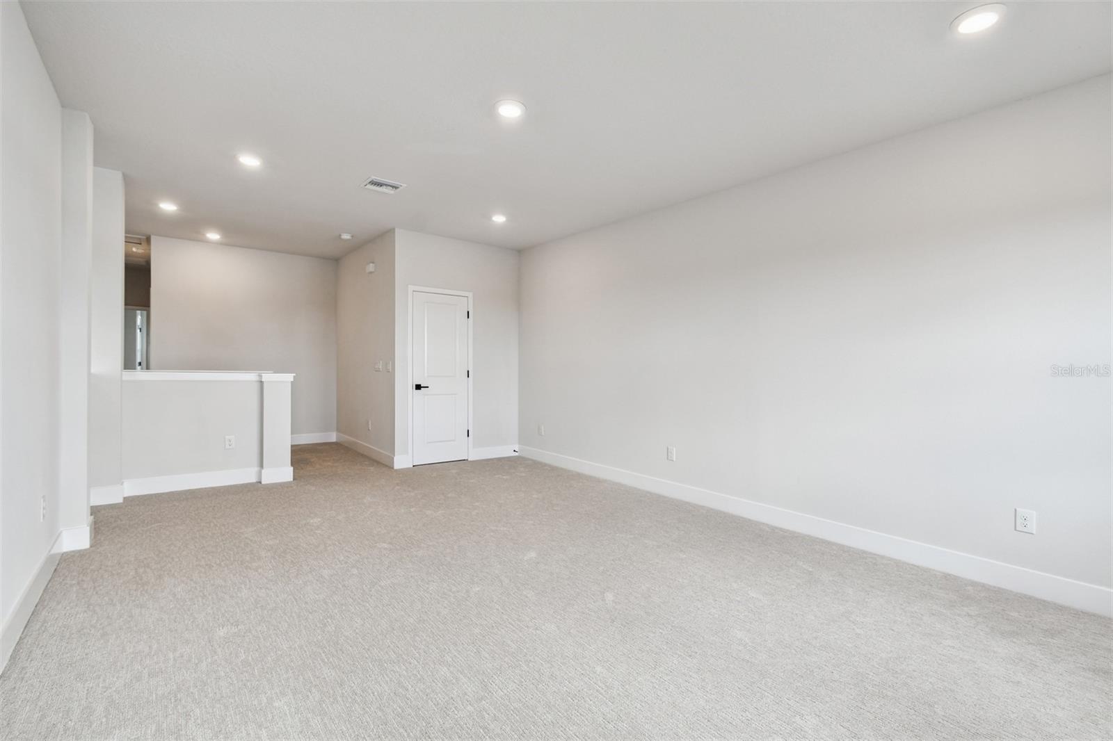 EMERALD LANDING AT WATERSIDE - Residential