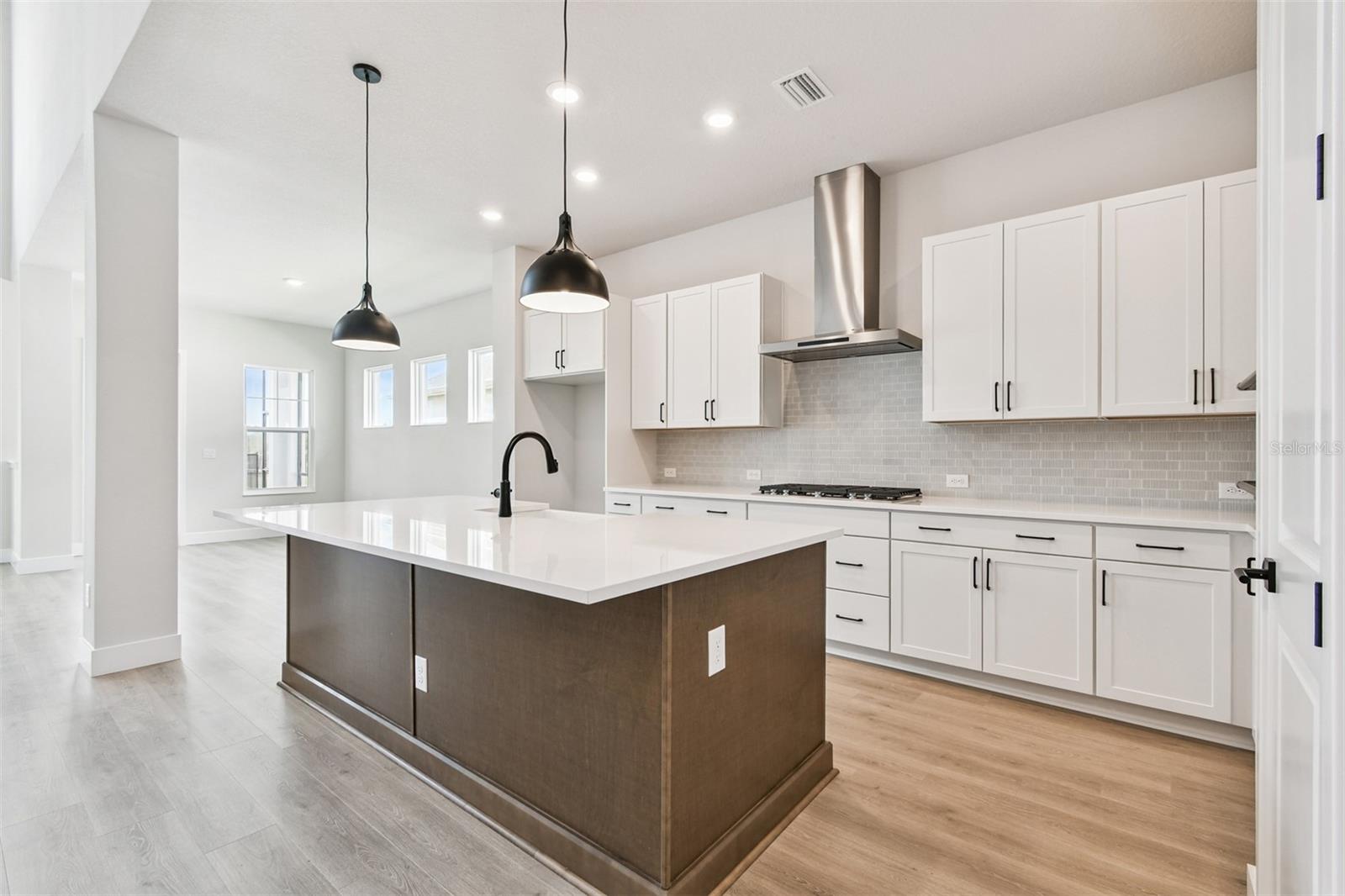 1559 RUNNING TIDE PLACE