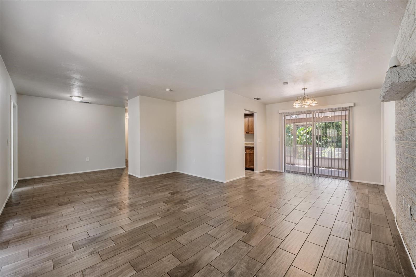WHITFIELD COUNTRY CLUB HEIGHTS - Residential