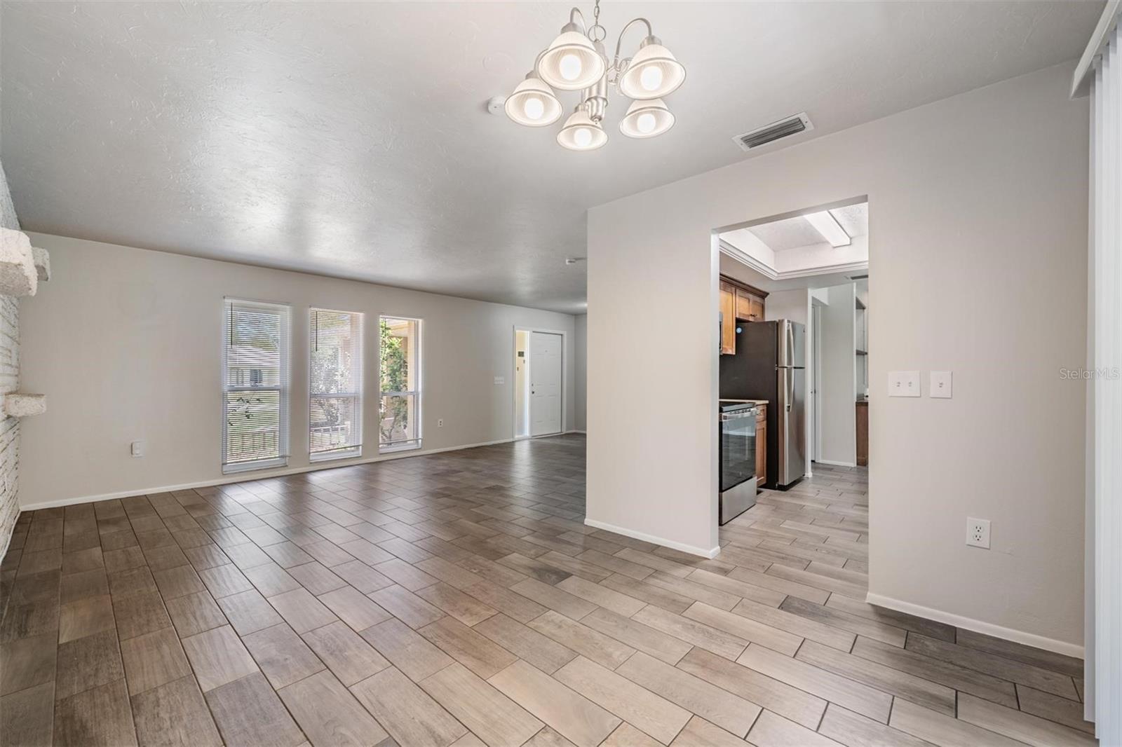 WHITFIELD COUNTRY CLUB HEIGHTS - Residential