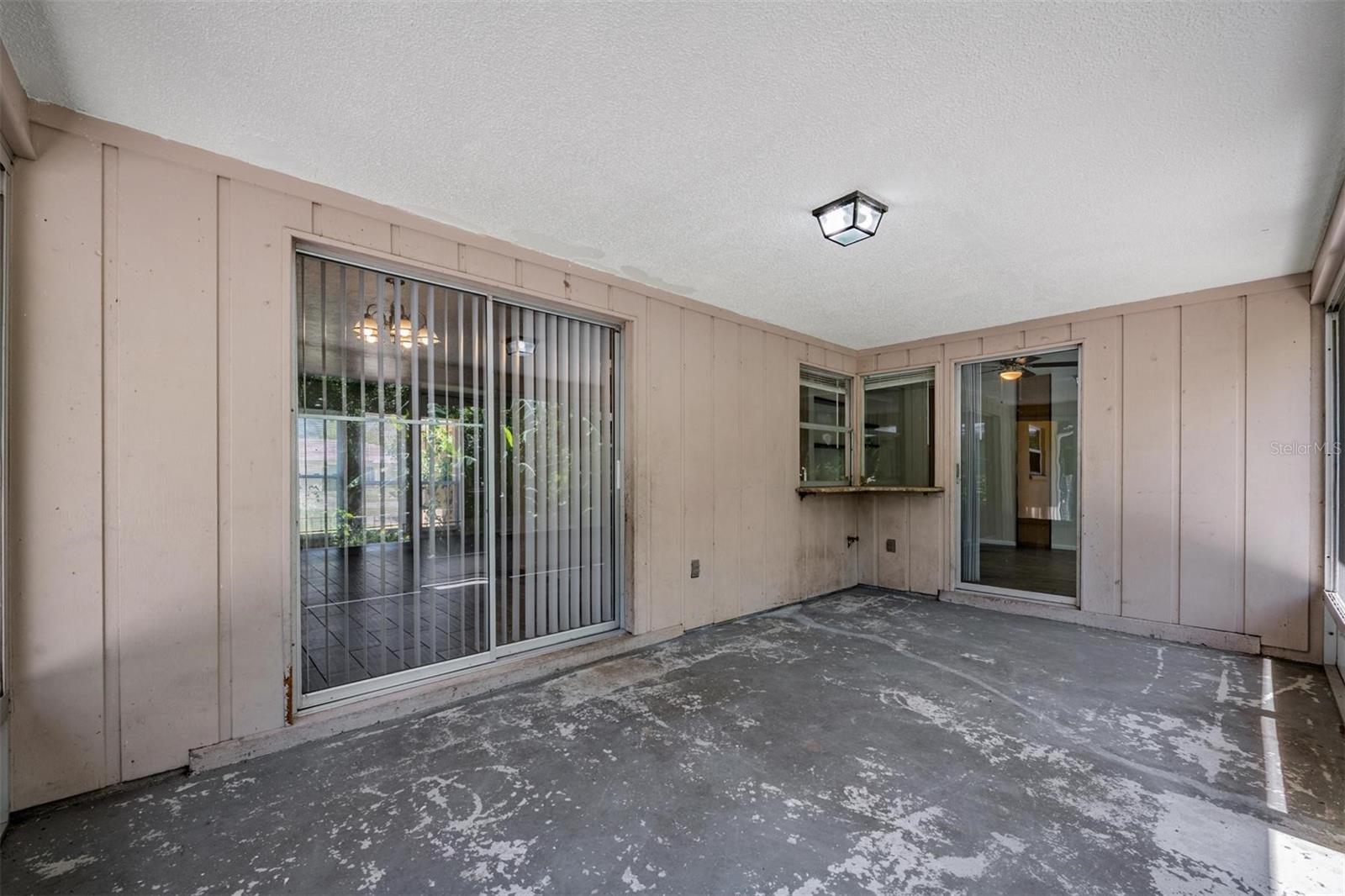 WHITFIELD COUNTRY CLUB HEIGHTS - Residential