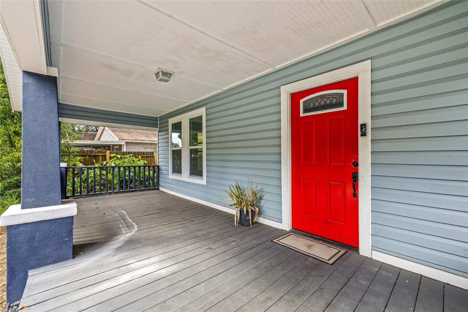 210 E CLUSTER AVENUE