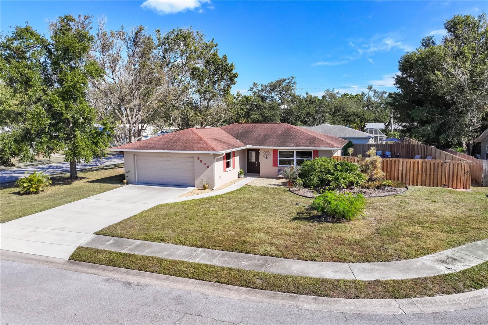 RIDGEWOOD ESTATES 20TH ADD - Residential