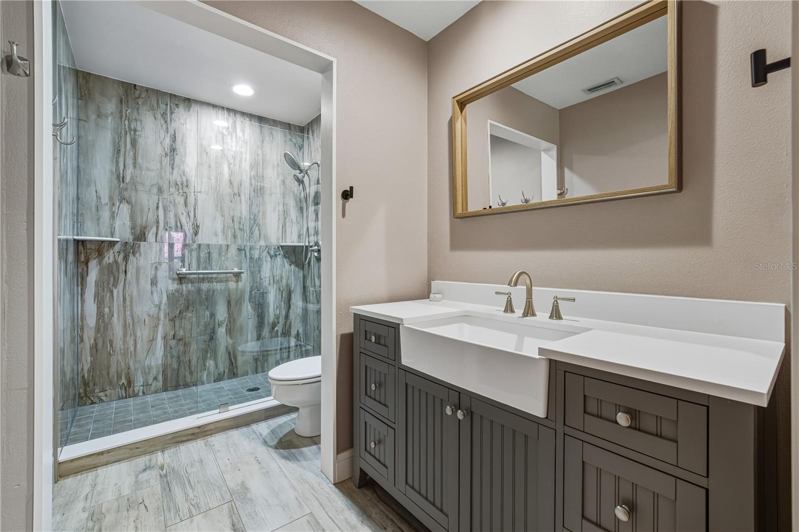 RIDGEWOOD ESTATES 20TH ADD - Residential