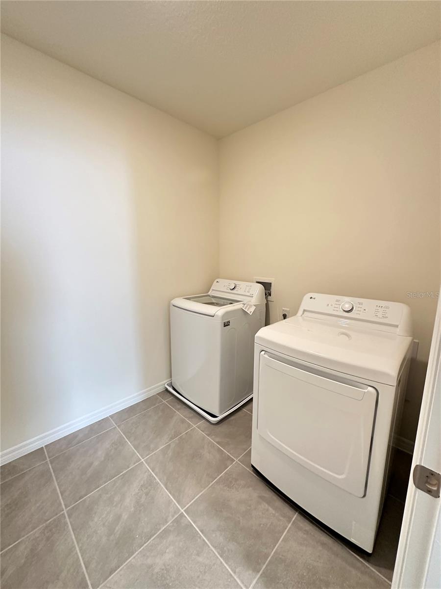 CASCADES PH 1A & 1B - Residential Lease