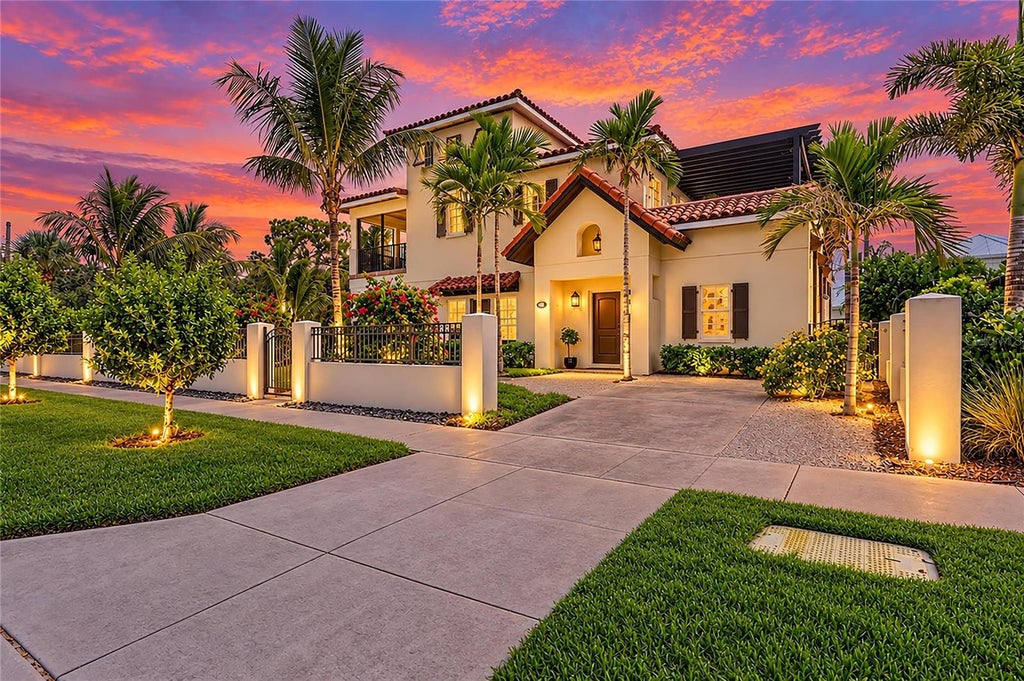 Photo of 301 Ponce De Leon Avenue, Venice, FL 34285 (MLS # A4707883)