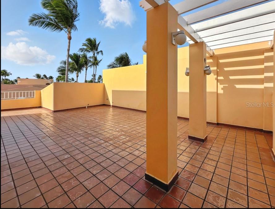 FAIRWAY COURTS - Residential