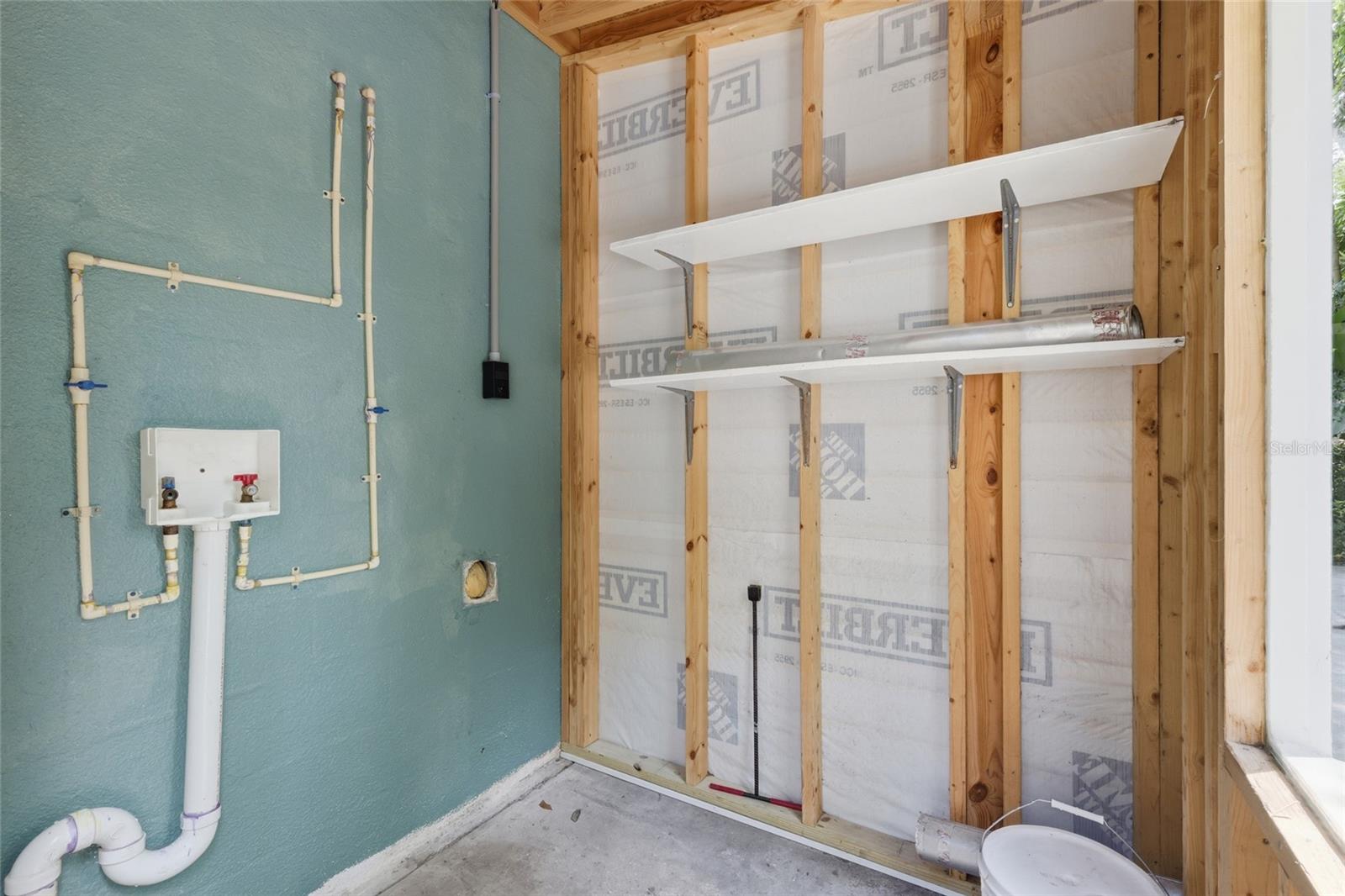 EDGEWATER - Residential