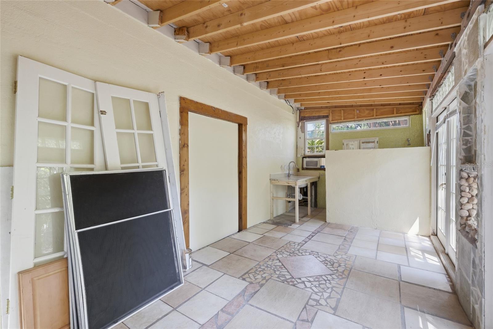 EDGEWATER - Residential