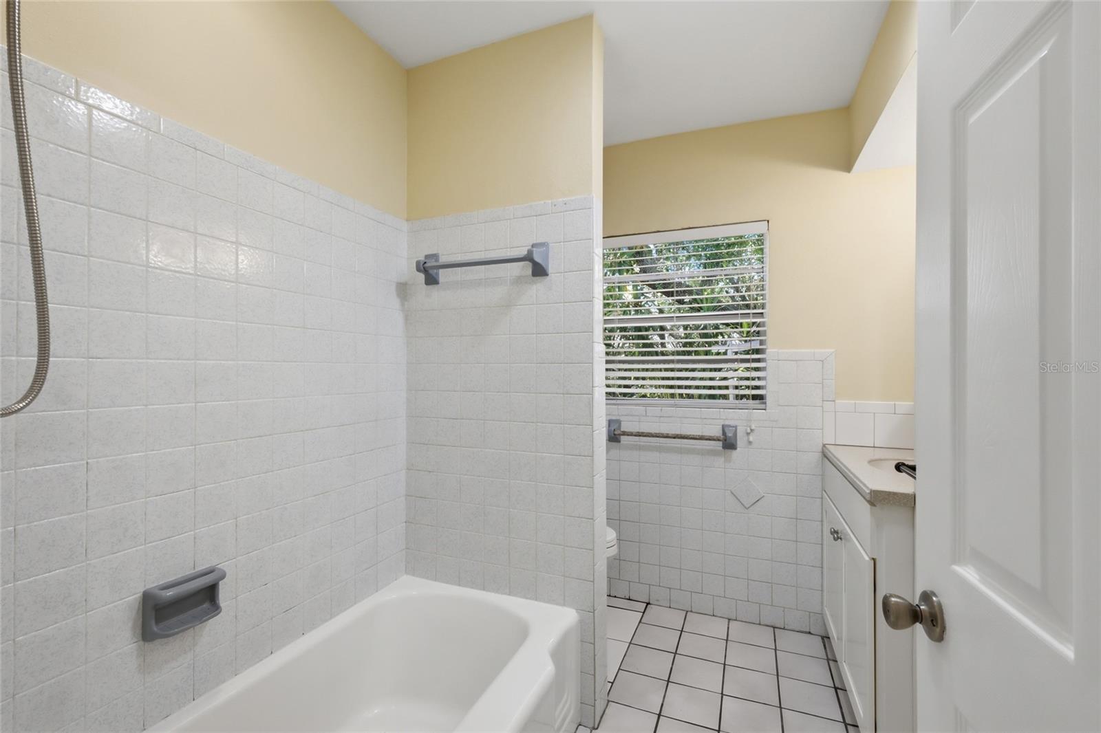 EDGEWATER - Residential