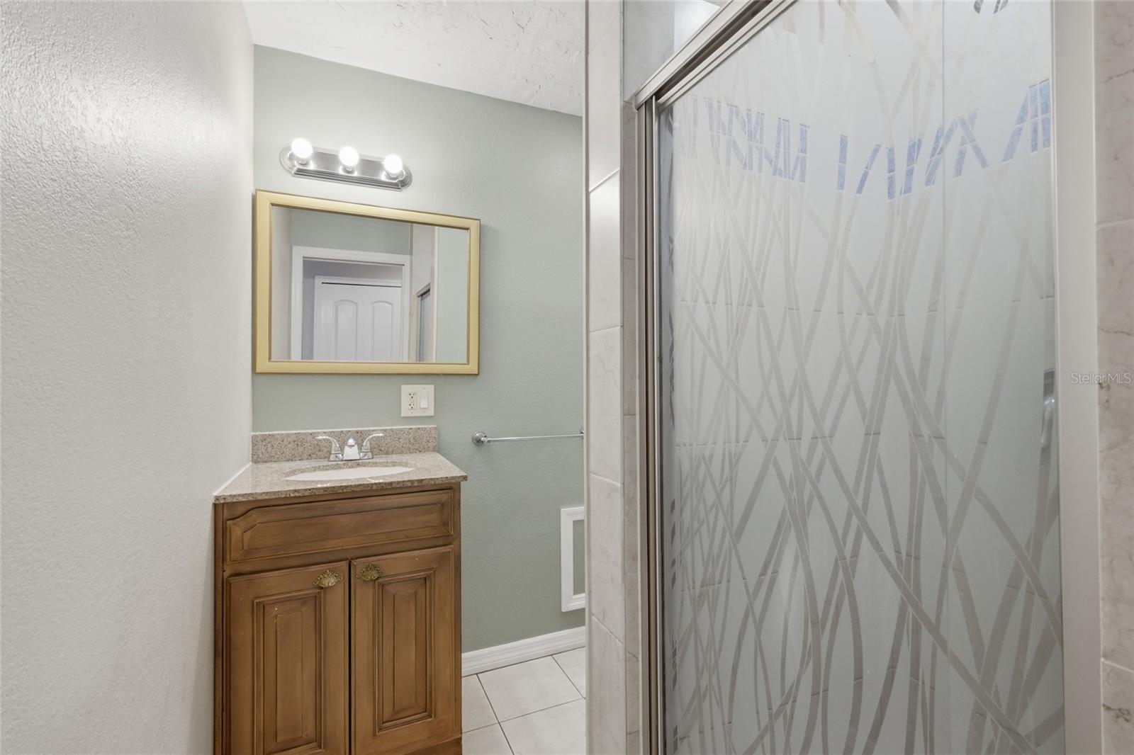 EDGEWATER - Residential