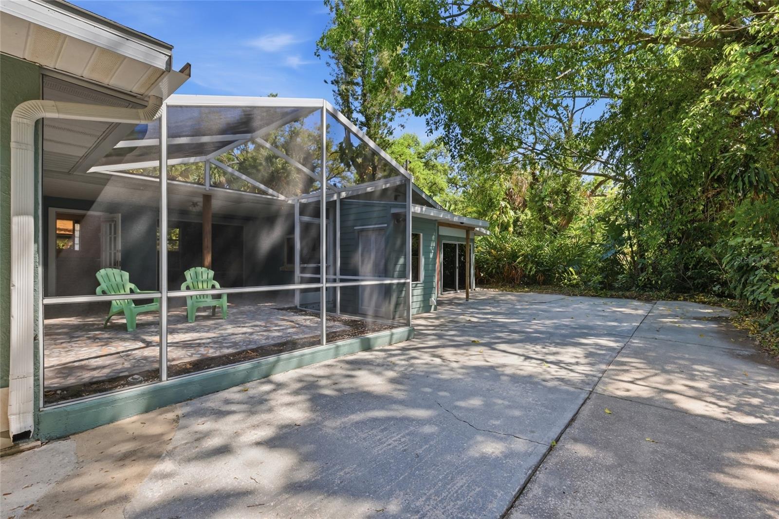 EDGEWATER - Residential