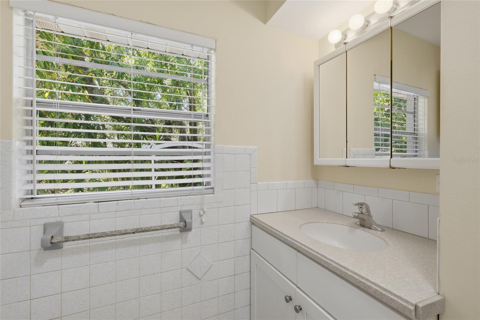 EDGEWATER - Residential