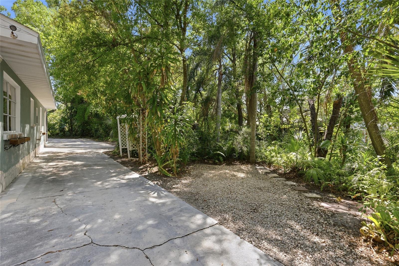 EDGEWATER - Residential