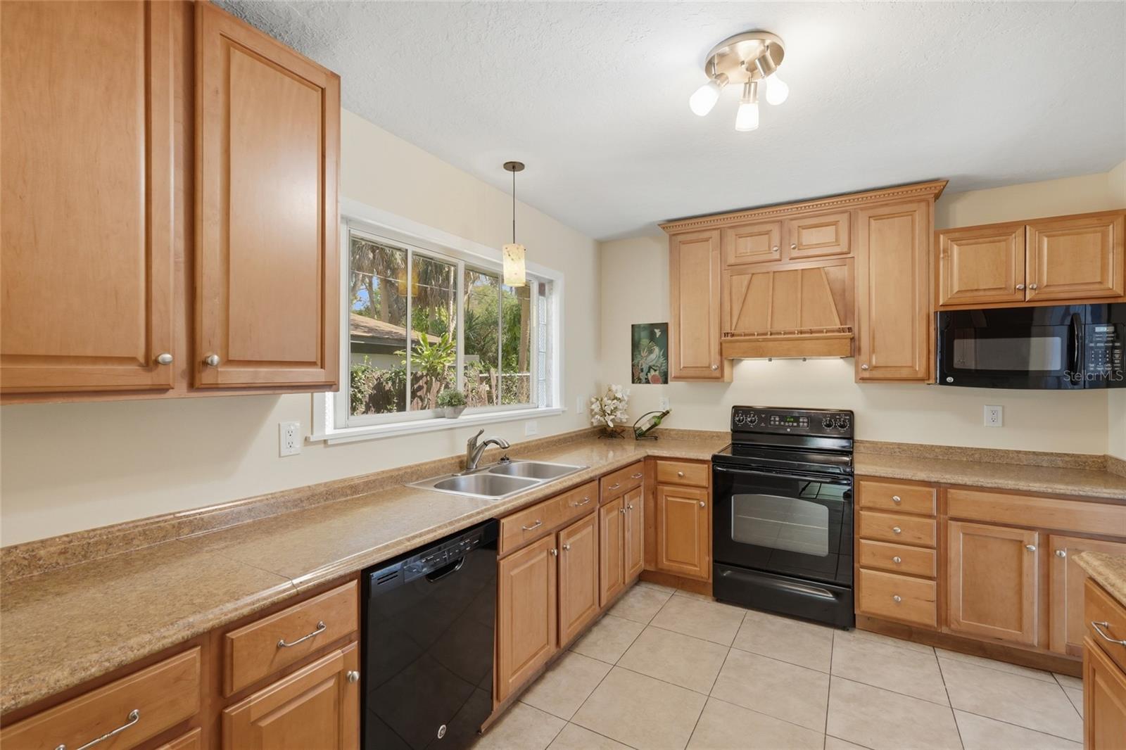 EDGEWATER - Residential