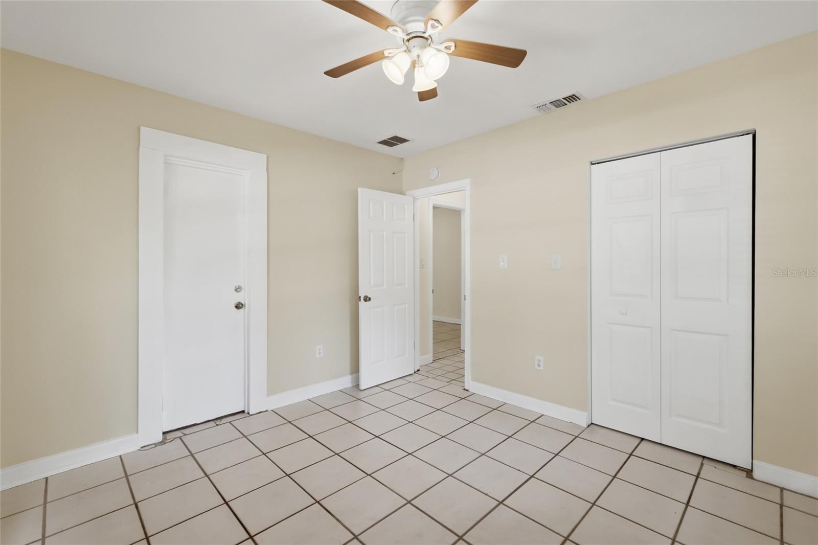 EDGEWATER - Residential