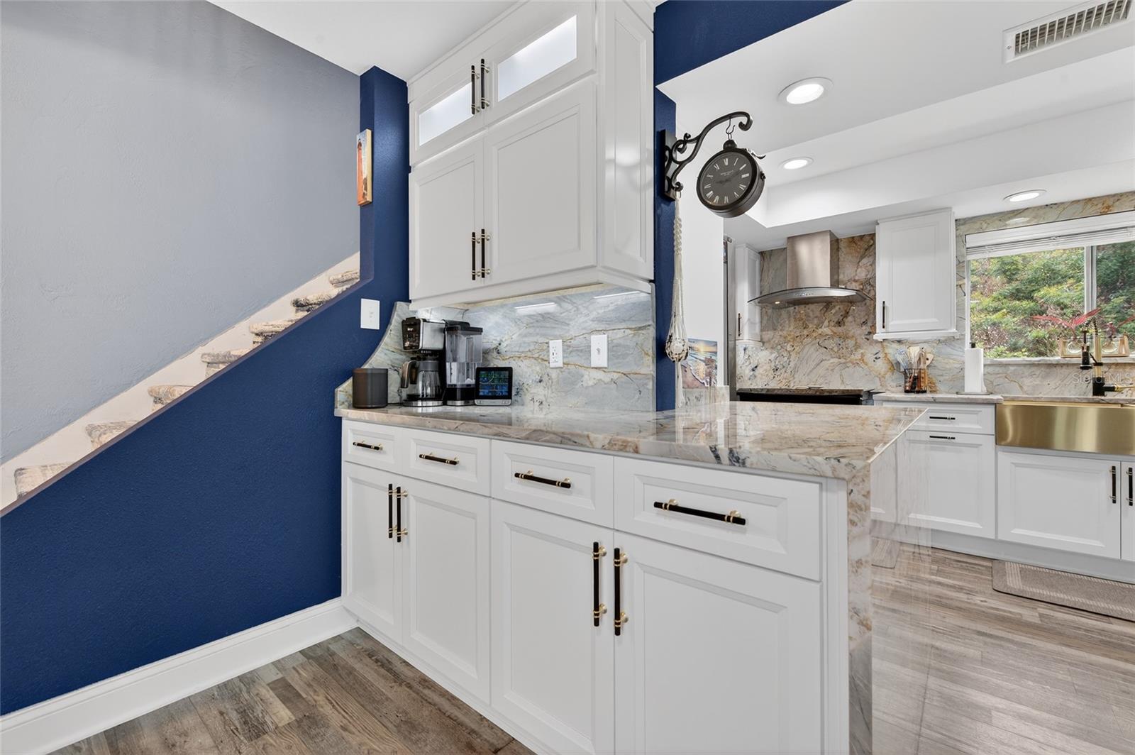 LIGHTHOUSE SHORES - Residential