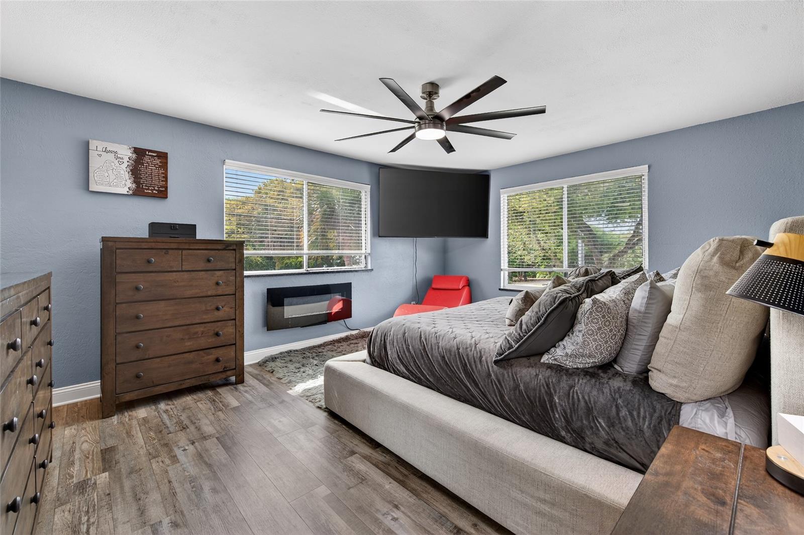 LIGHTHOUSE SHORES - Residential