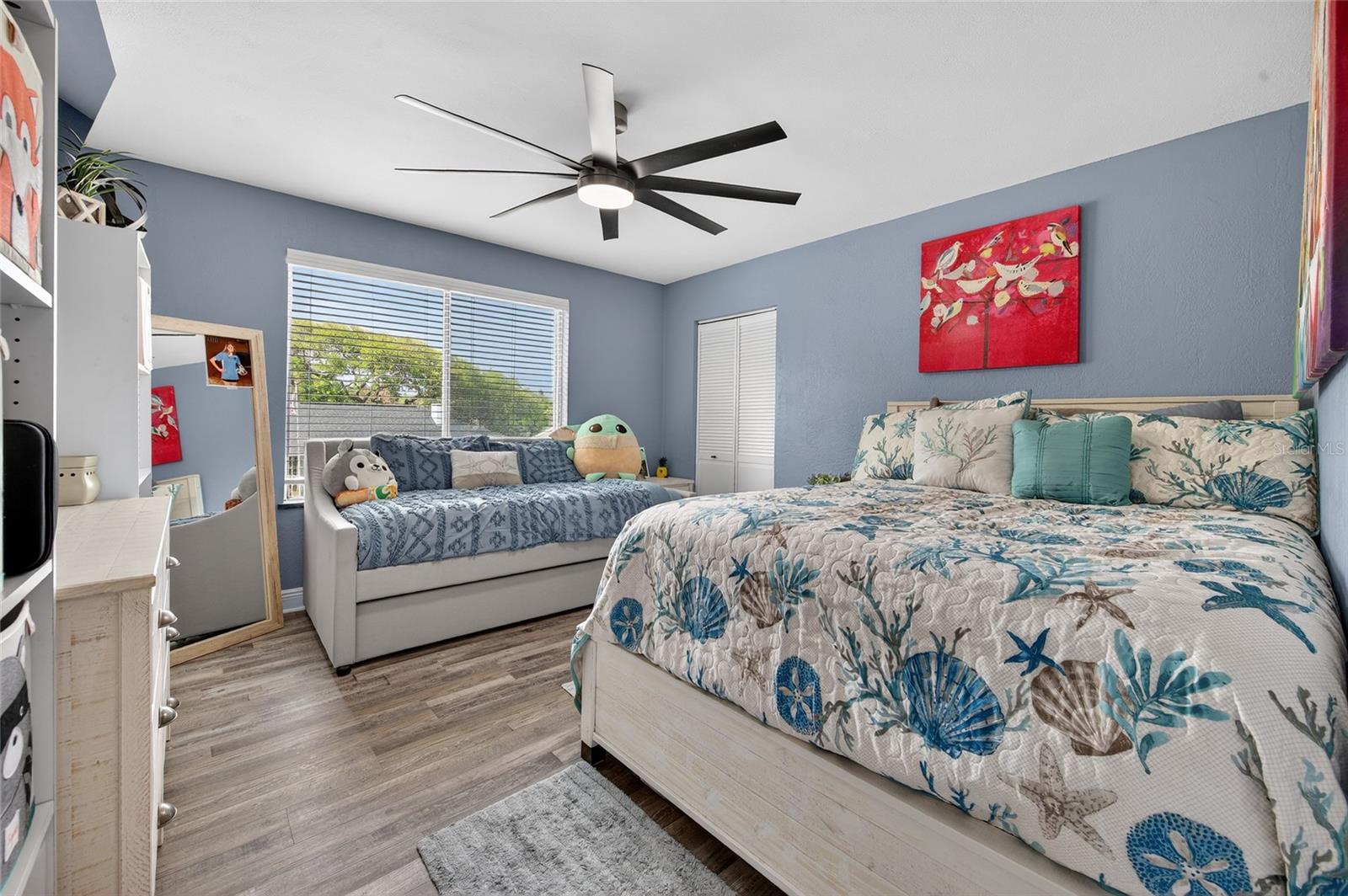 LIGHTHOUSE SHORES - Residential