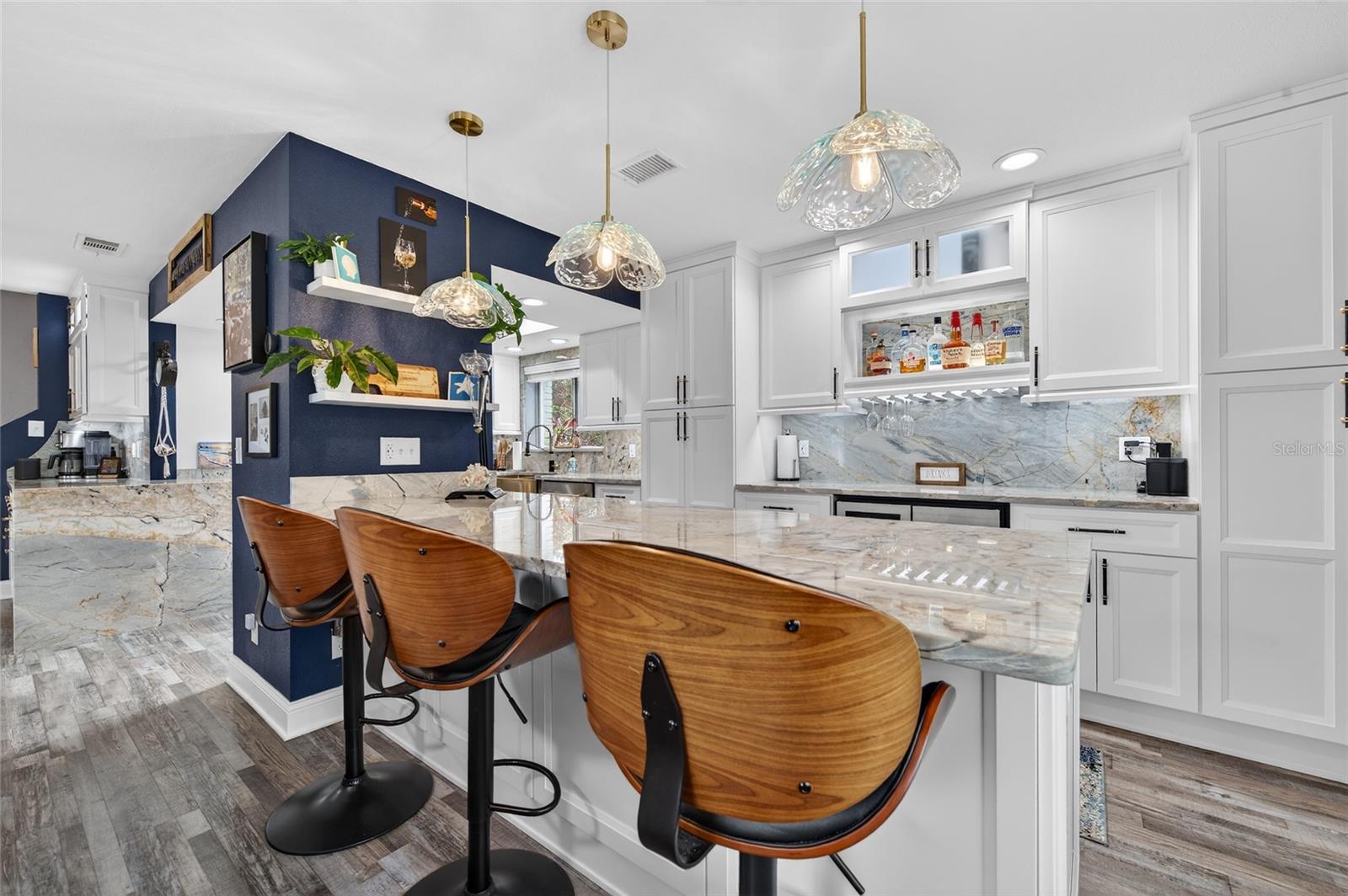 LIGHTHOUSE SHORES - Residential