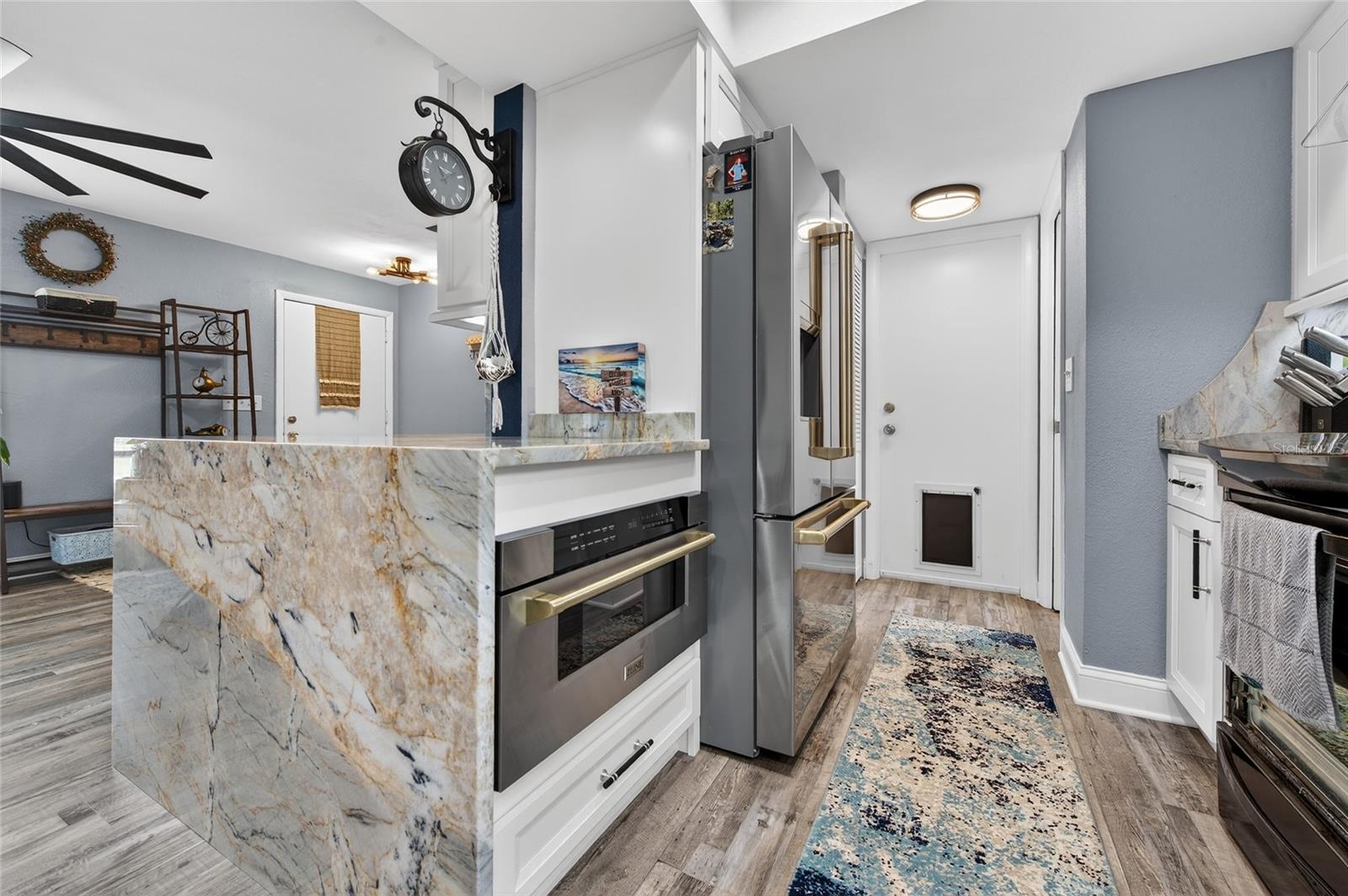 LIGHTHOUSE SHORES - Residential