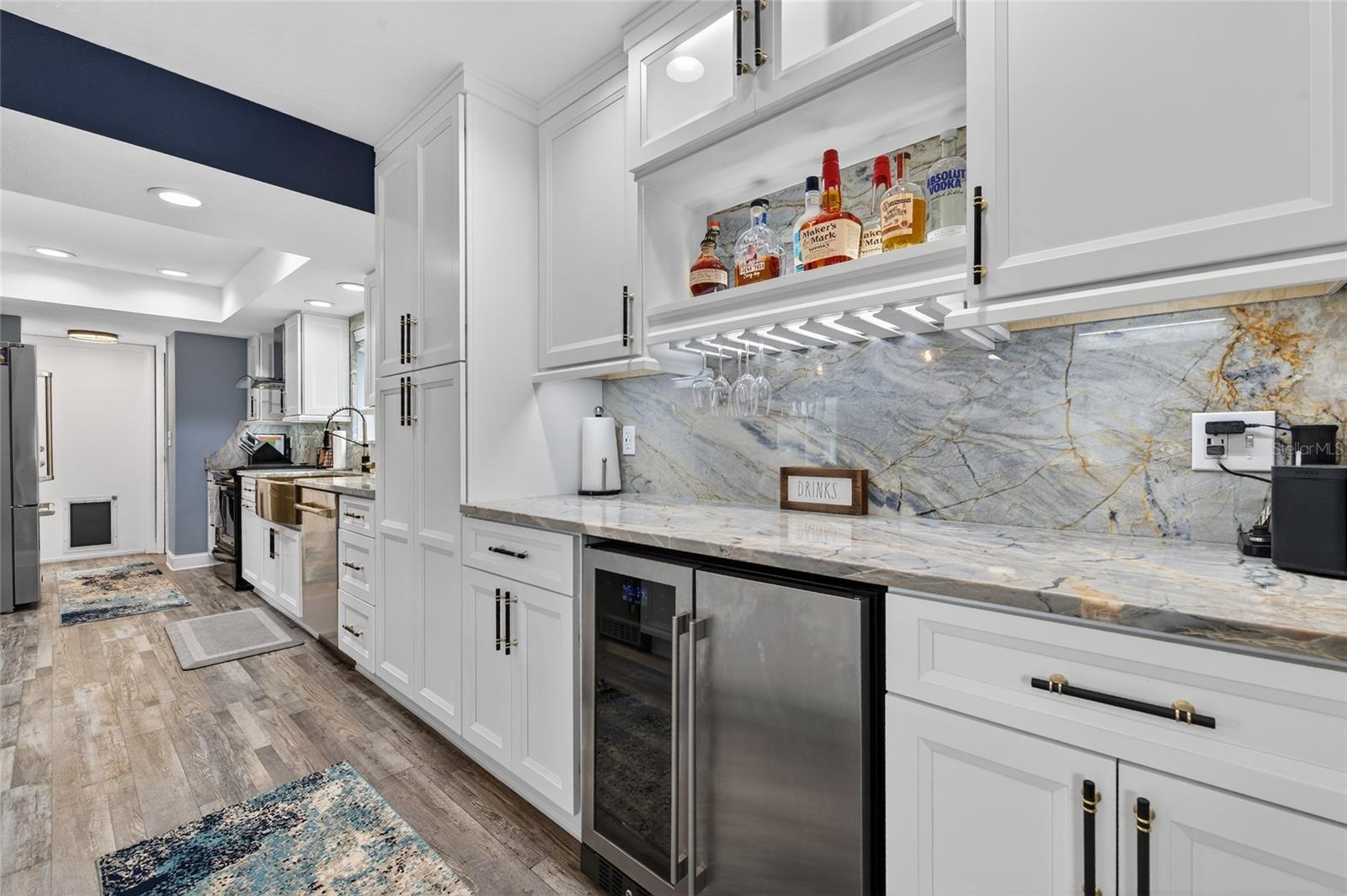 LIGHTHOUSE SHORES - Residential