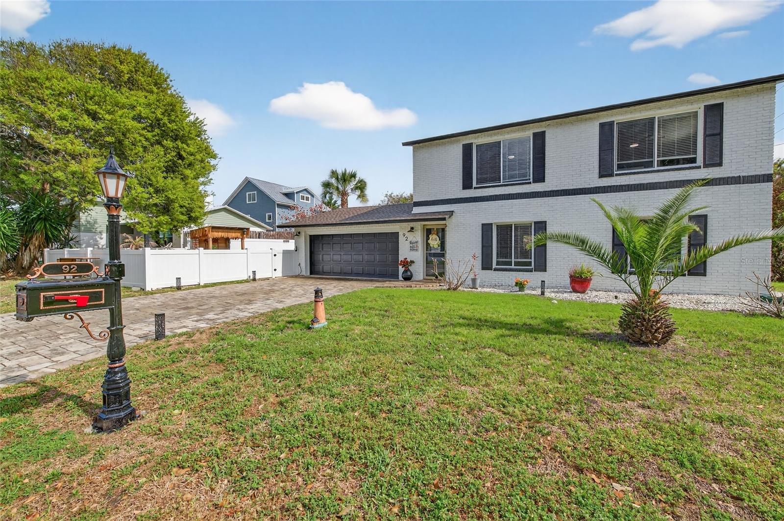 LIGHTHOUSE SHORES - Residential