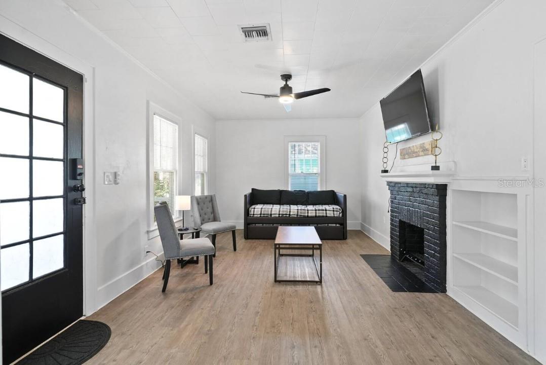 1829 HOLLENBECK DRIVE