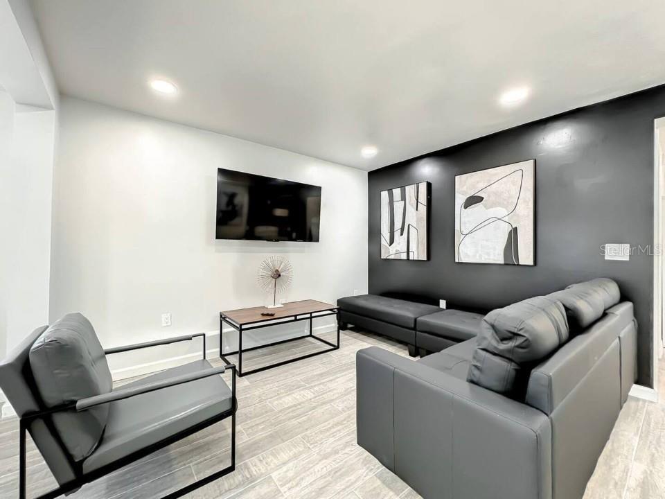 JACOB A HOLLENBECKS SUB - Residential Income