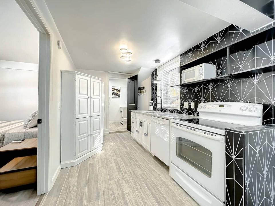 JACOB A HOLLENBECKS SUB - Residential Income