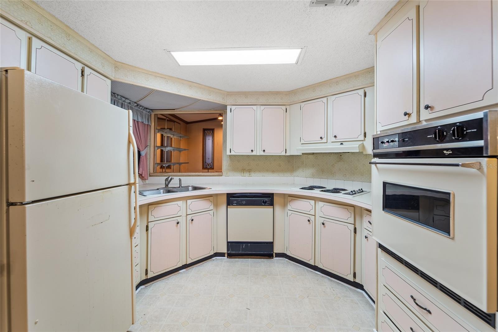 8485 IMPERIAL CIRCLE