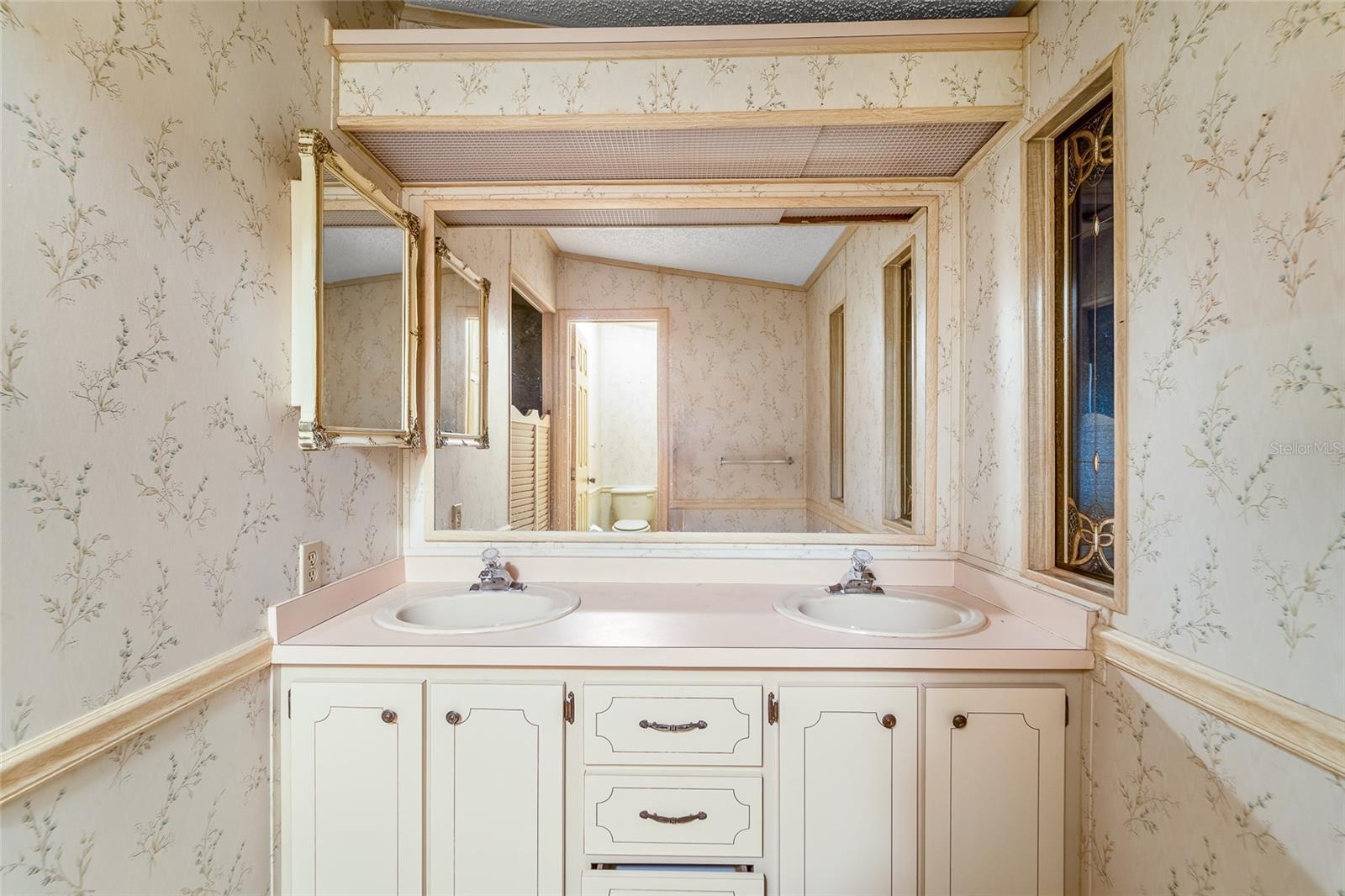 IMPERIAL LAKES ESTATES UNIT I - Residential