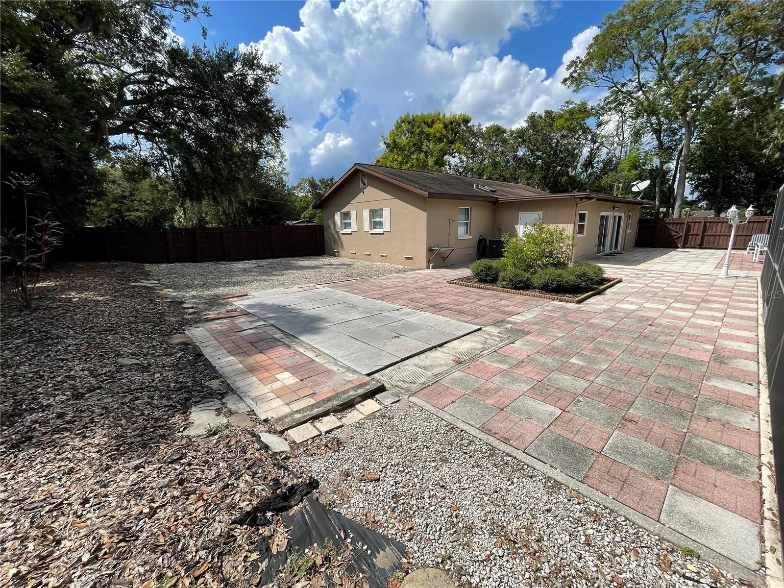 LAKE JESSAMINE ESTS - Residential