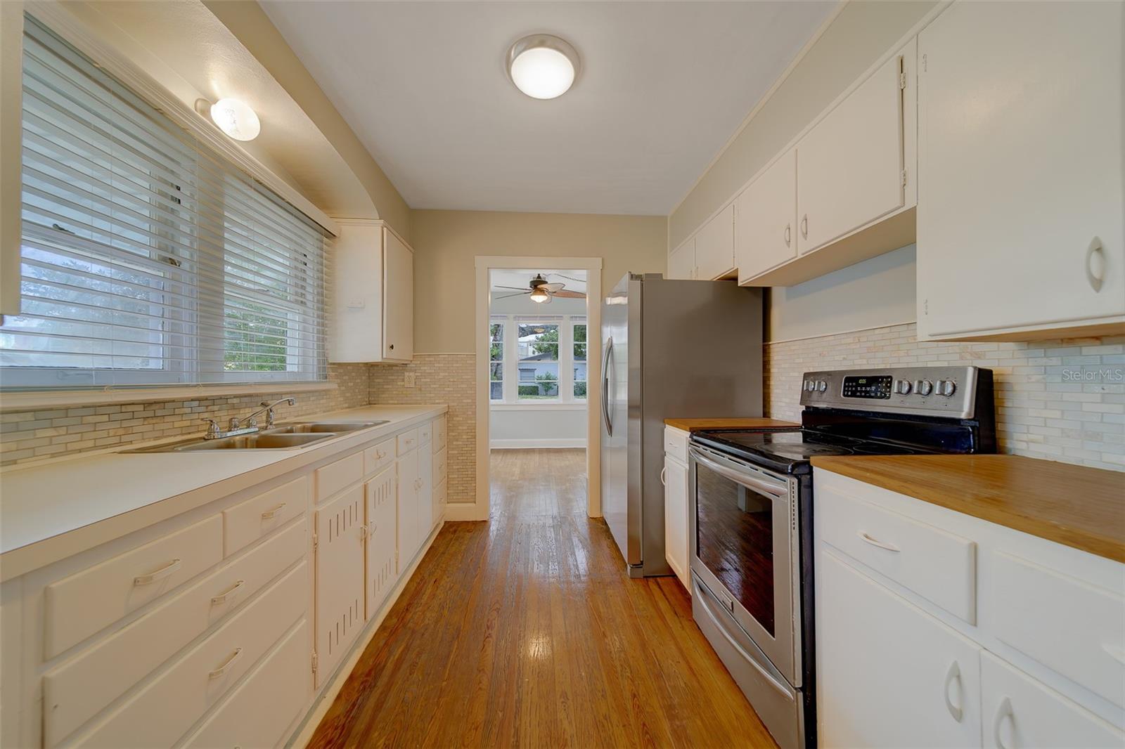 LARGO CENTRAL - Residential Lease