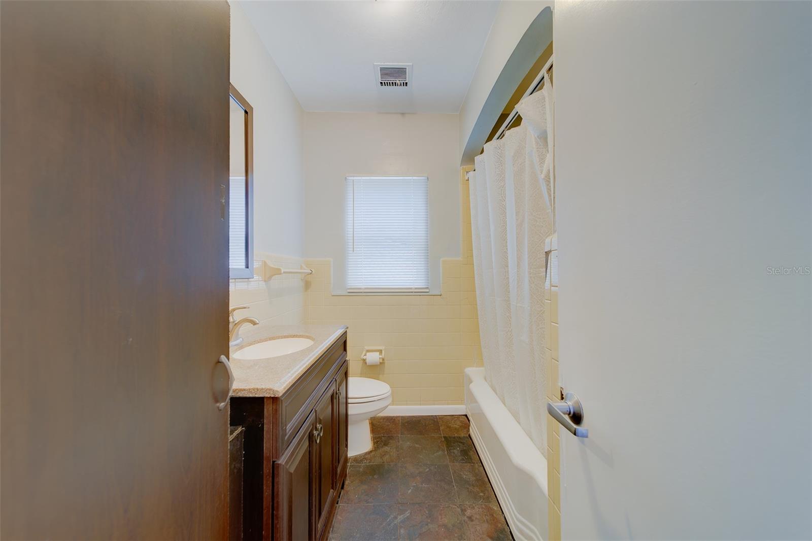 LARGO CENTRAL - Residential Lease