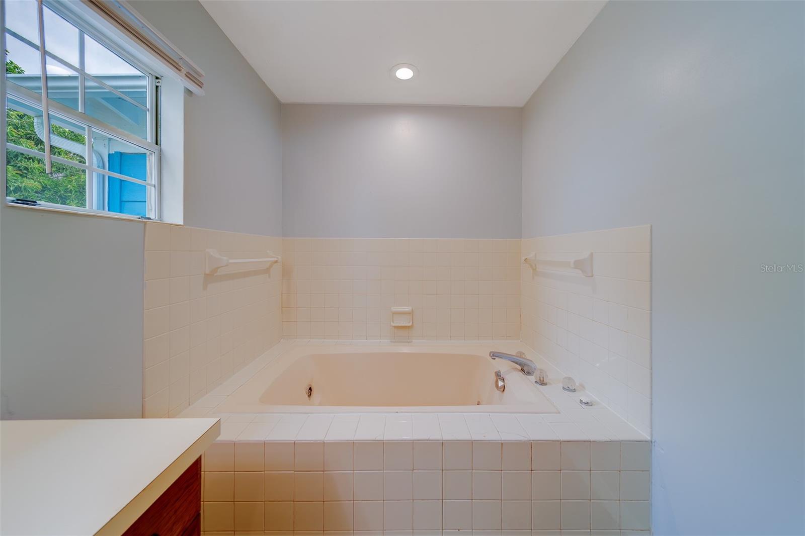 LARGO CENTRAL - Residential Lease