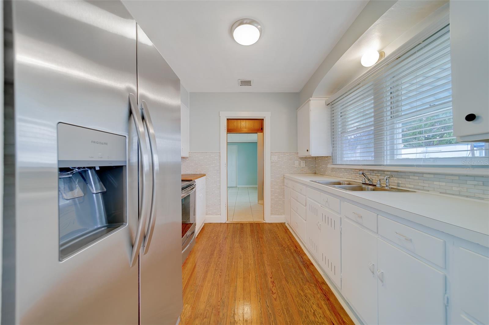 LARGO CENTRAL - Residential Lease