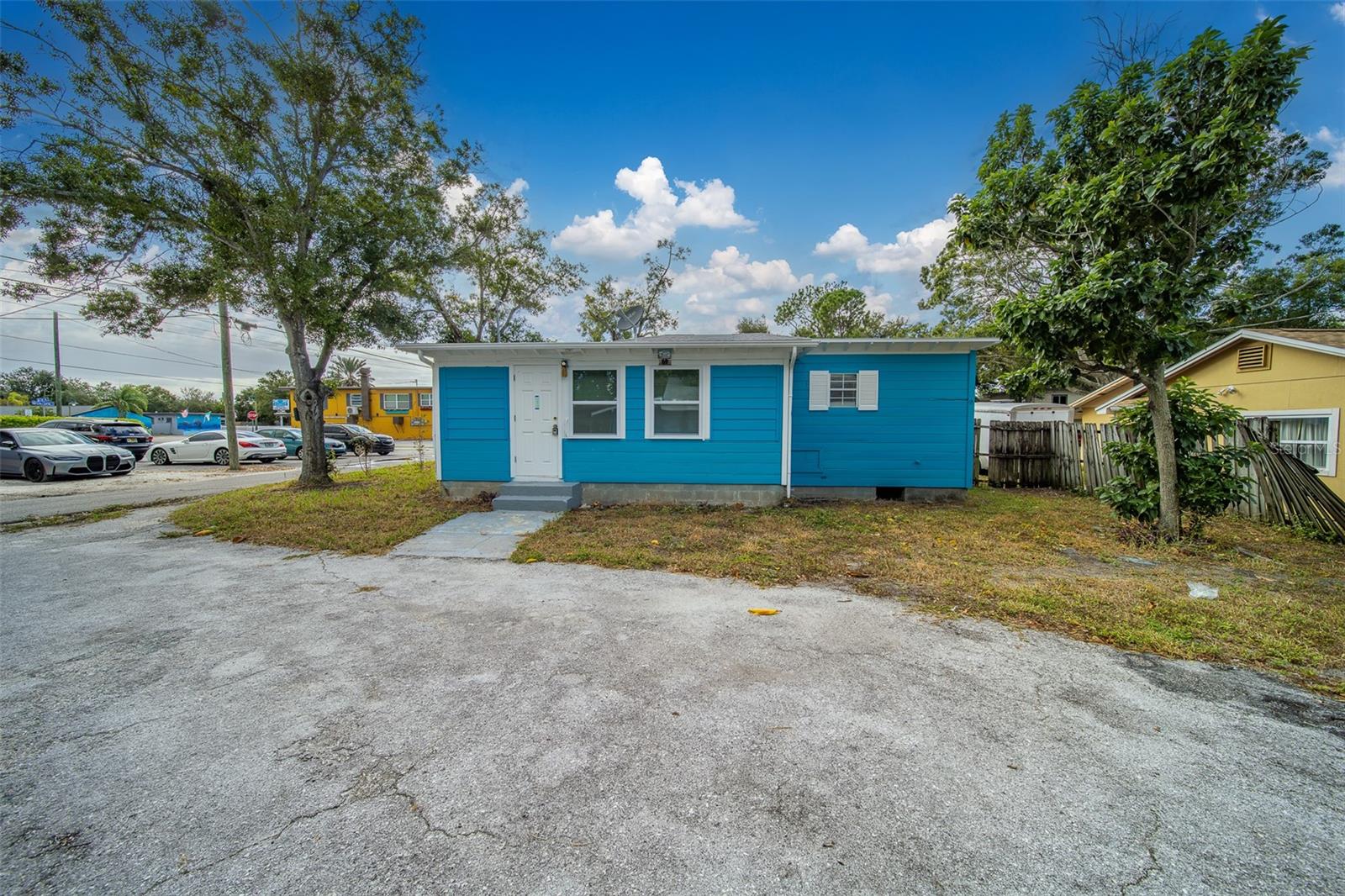 LARGO CENTRAL - Residential Lease