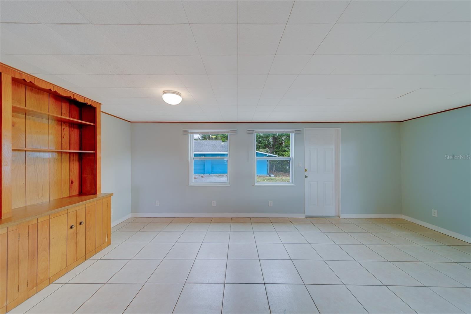 LARGO CENTRAL - Residential Lease