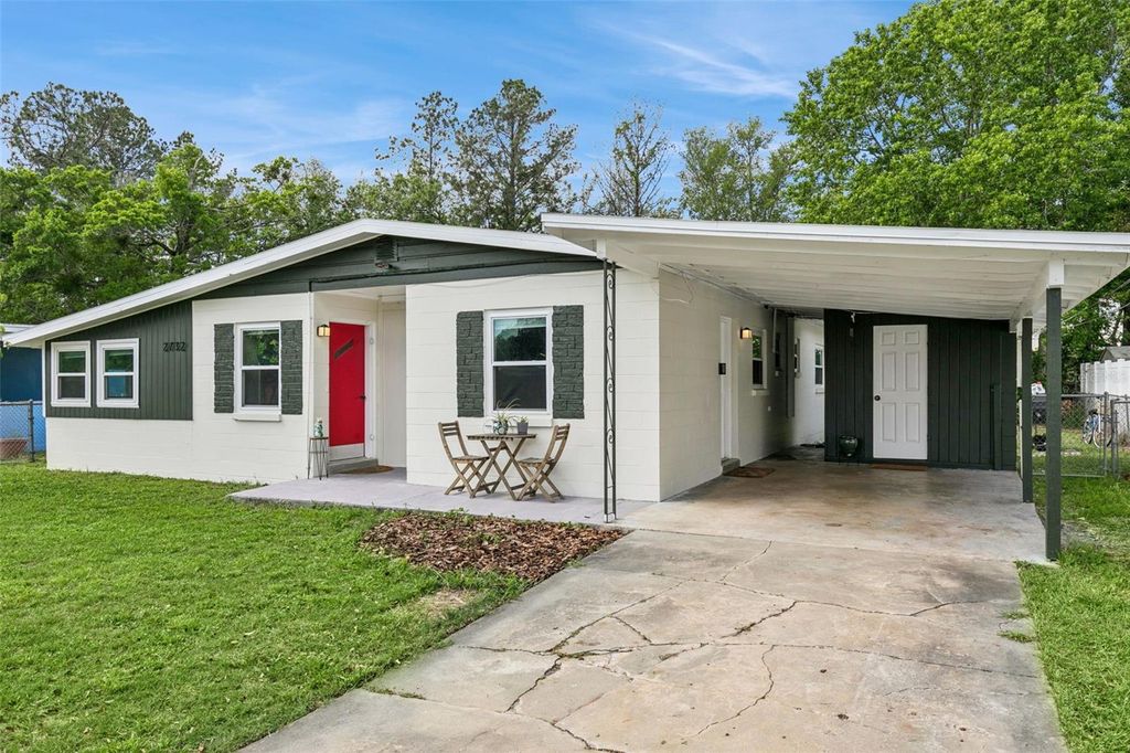 Photo of 2732 Hertha Avenue, Orlando, FL 32826 (MLS # O6381146)