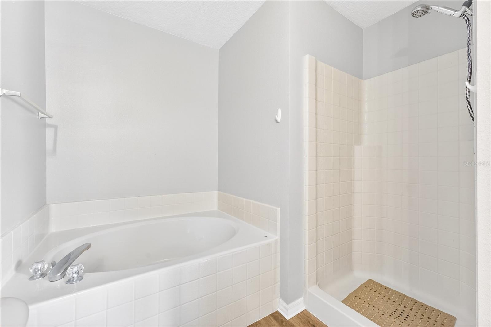 WATERFORD CHASE EAST PH 02 VILLAGE - Residential