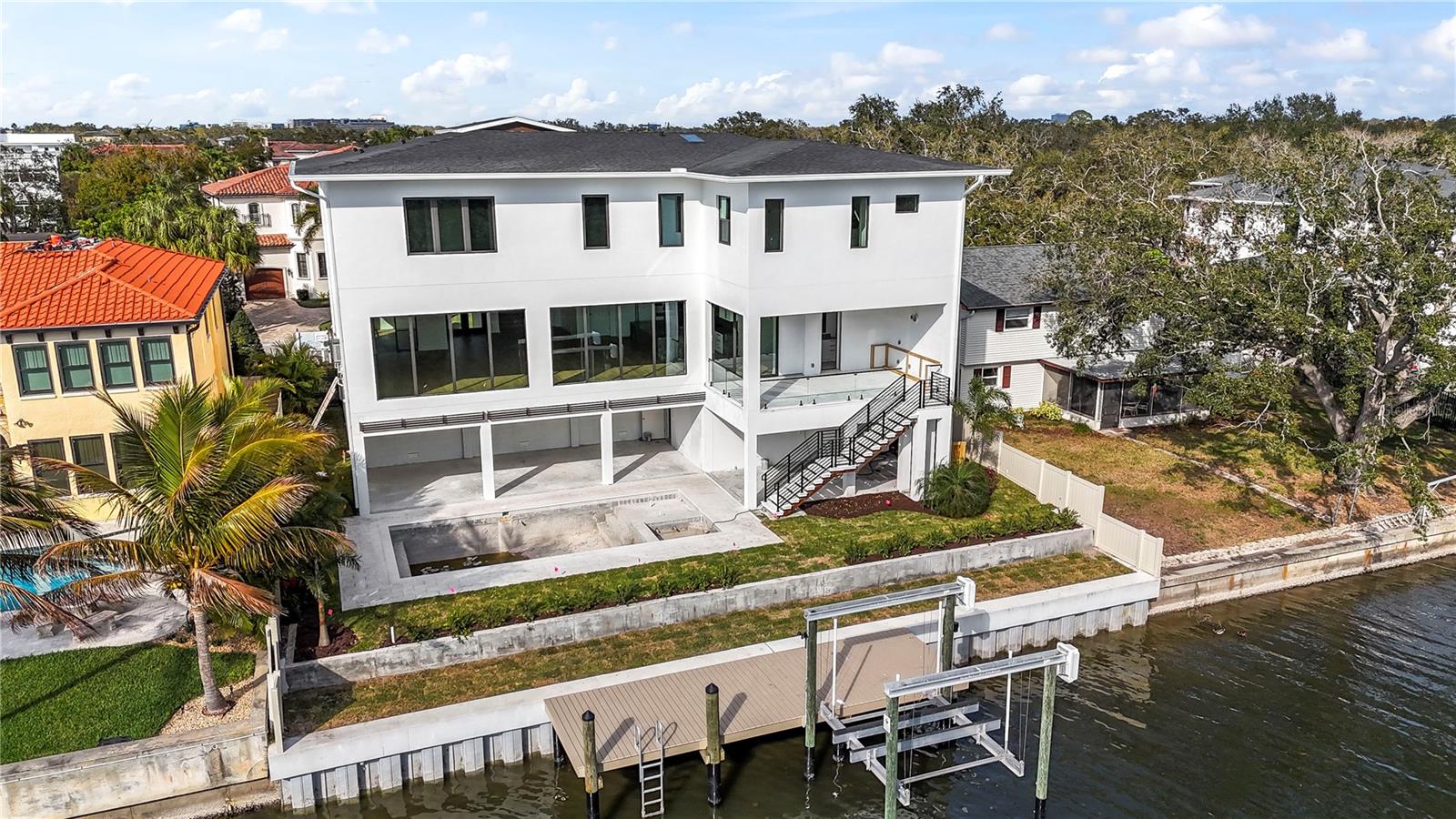 CAROL SHORES - Residential