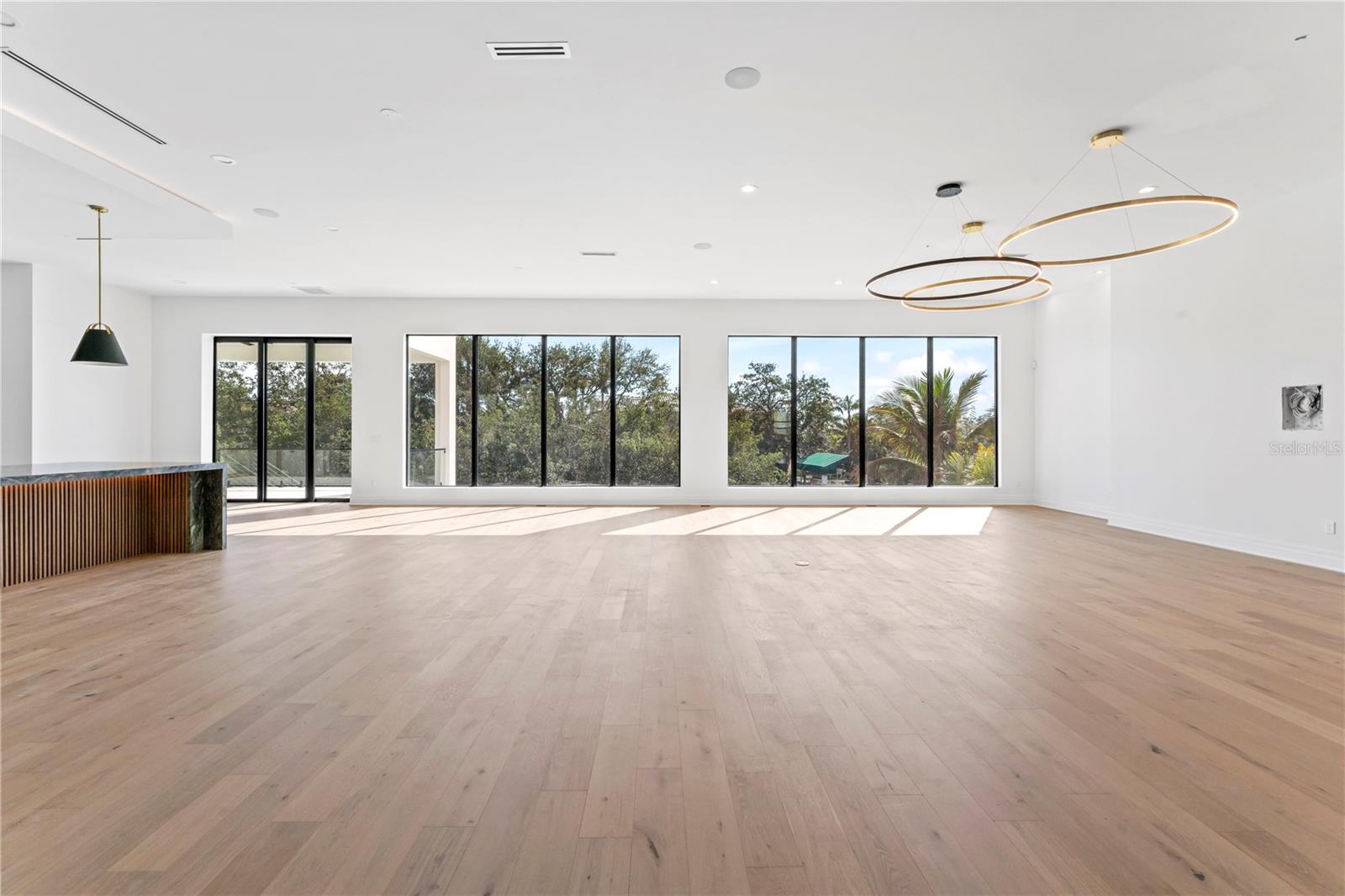 CAROL SHORES - Residential