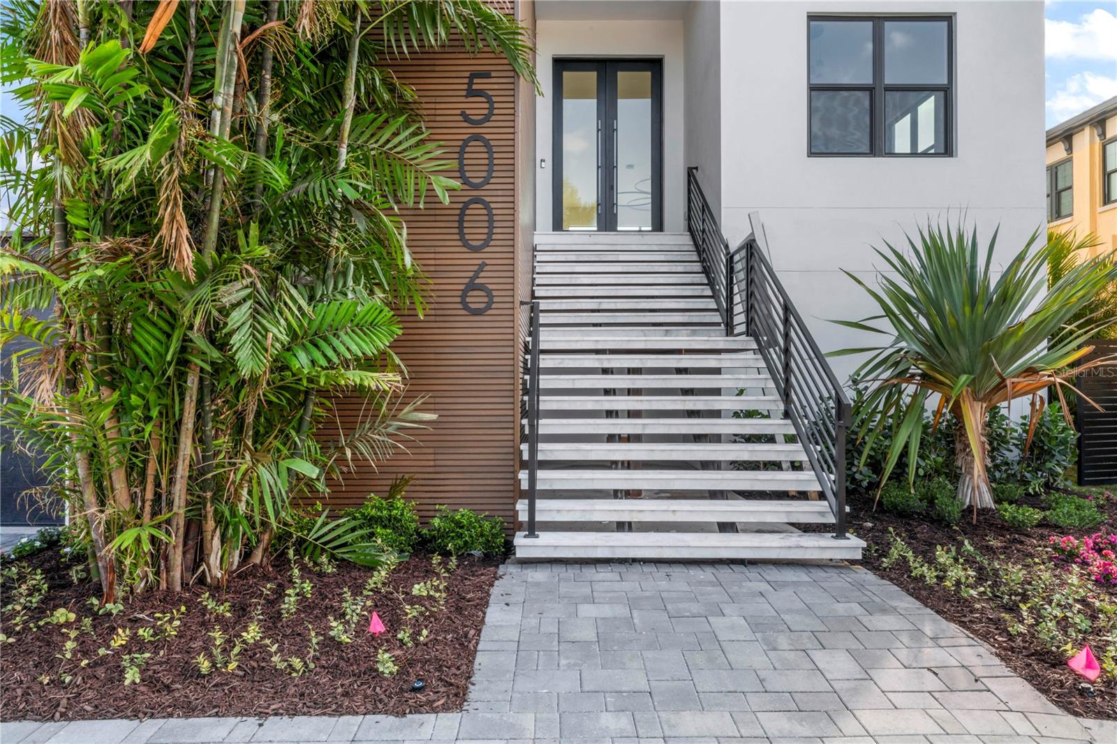 CAROL SHORES - Residential