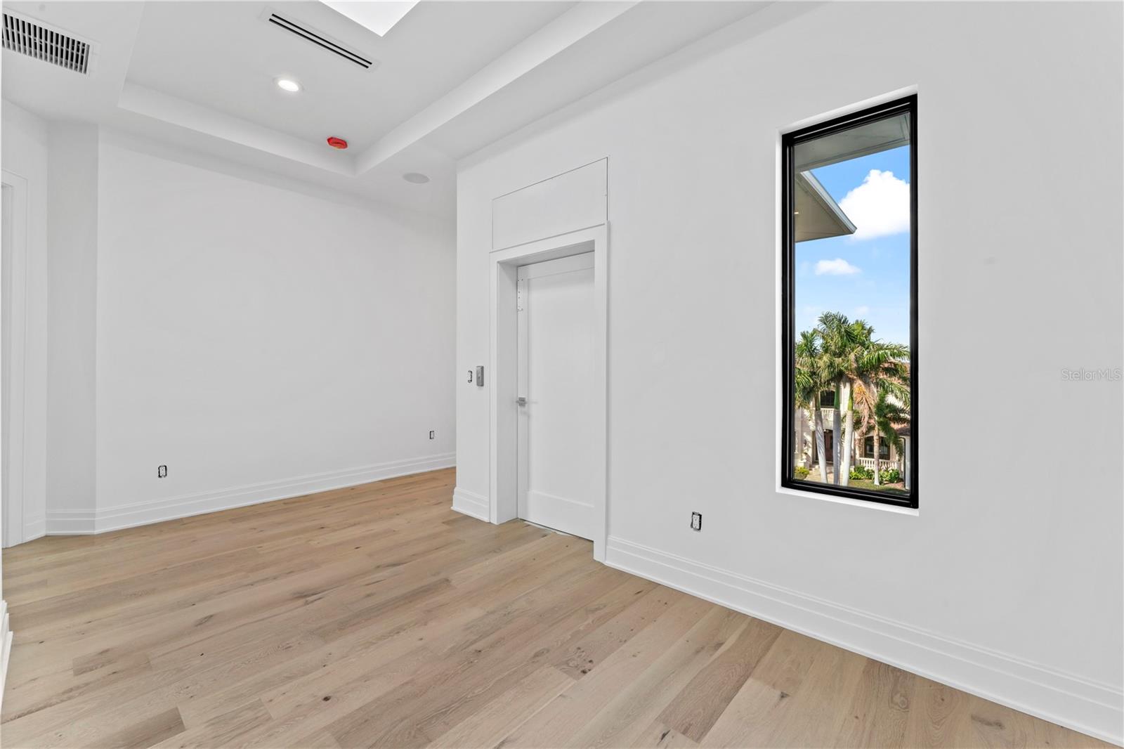 CAROL SHORES - Residential